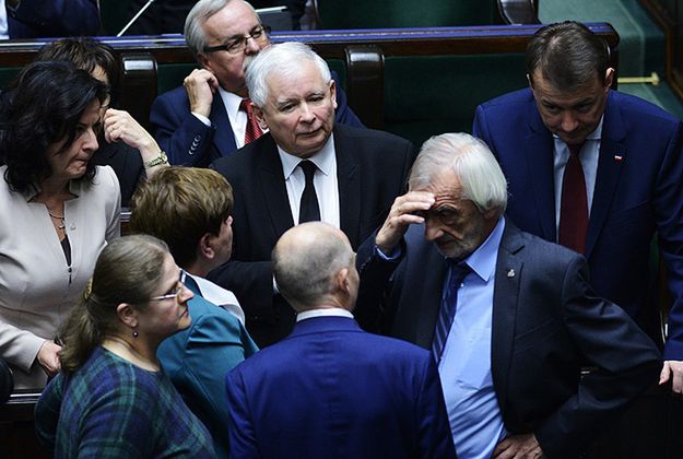 Sensacyjne wyniki najnowszego sondażu. PiS już nie jest liderem