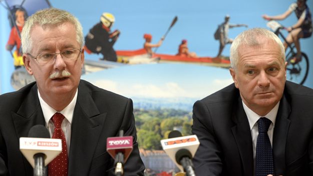 Konsul RP we Lwowie na Ukrainie Jarosław Drozd po lewej i prezydent Przemyśla Robert Choma - zdjęcie archiwalne