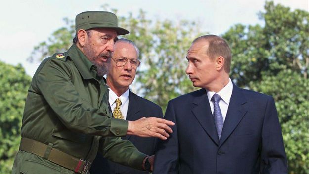 Fidel Castro i Władimir Putin w 2000 r.