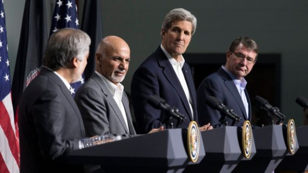 Od lewej: Abdullah Abdullah, Ashraf Ghani, John Kerry, Ashton Carter