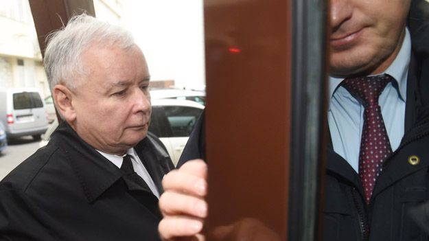 Jarosław Kaczyński przed siedzibą PiS w Warszawie