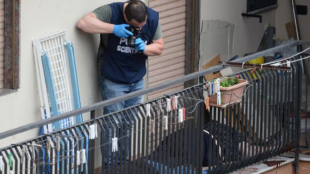 Policjant na miejscu strzelaniny