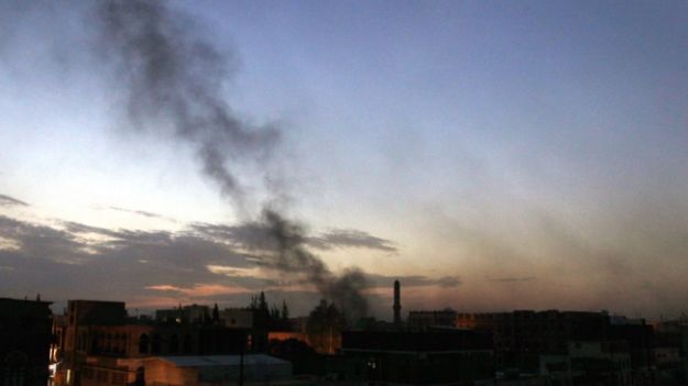 Bomby wybuchły przy co najmniej trzech szyickich meczetach w Sanie oraz w budynku grupy Huti