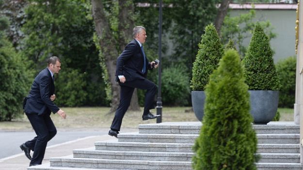 Tomasz Siemoniak po przyjeździe na spotkanie w KPRM