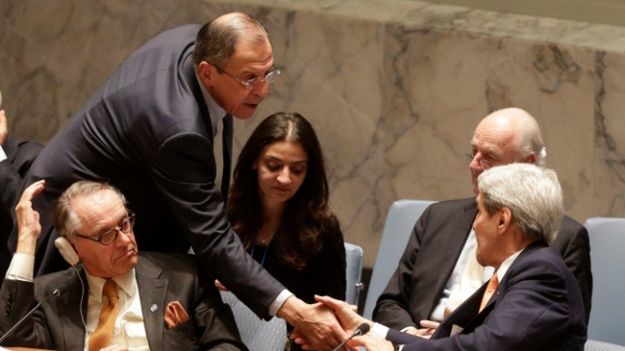 Siergiej Ławrow i John Kerry podczas posiedzenia RB ONZ