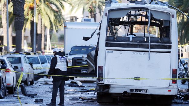 Autobus zniszczony w Tunisie