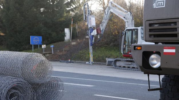 Przygotowania do budowy ogrodzenia na granicy ze Słowenią w Spielfeld