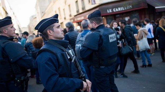 W zamachach 13 listopada w Paryżu zginęło 130 osób