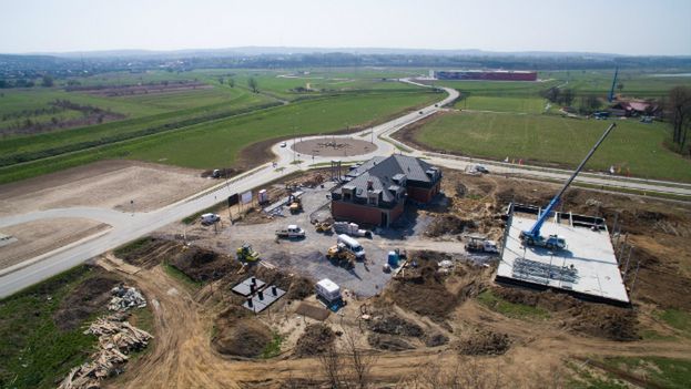 Teren Campusu Misericordiae w Brzegach pod Wieliczką. To w tym miejscu, w lipcu br. w ramach Światowych Dni Młodzieży ma odbyć się spotkanie z papieżem Franciszkiem.
