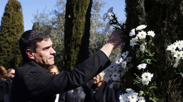 Hołd zabitym oddali m.in. krewni i bliscy ofiar