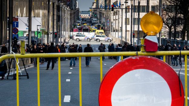 Policja w pobliżu stacji metra Maalbeek