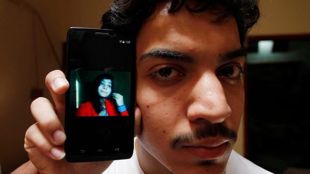 Mąż nastolatki rzekomo zamordowanej przez własną matkę pokazuje jej zdjęcie