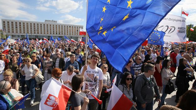 Sobotni marsz KOD w Warszawie