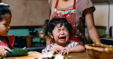 Nigdy tego nie rób. Parental trolling może zniszczyć psychikę dziecka