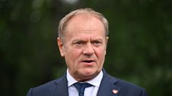 Donald Tusk pisze o "próbach obcej ingerencji". Przedłuża obowiązywanie stopni alarmowych