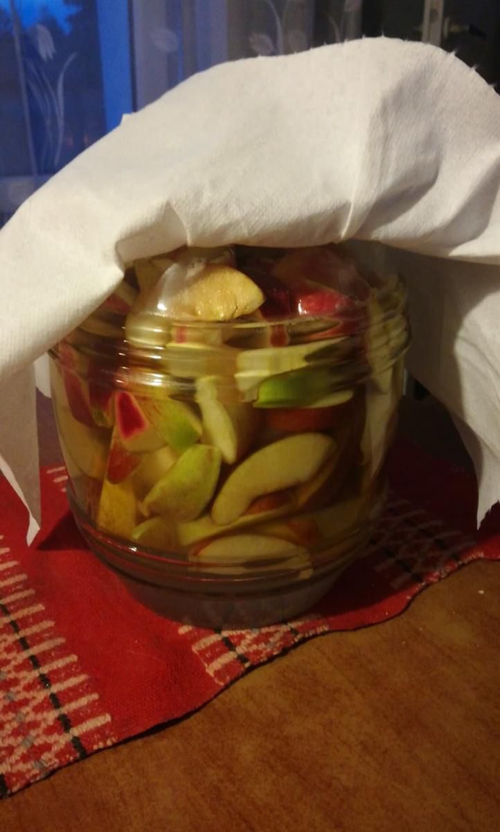 Przygotowanie domowego octu jabłkowego