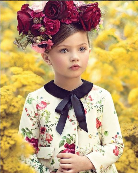 Dziewczynka o zachwycającej urodzie. Przypomina Thylane Blondeau