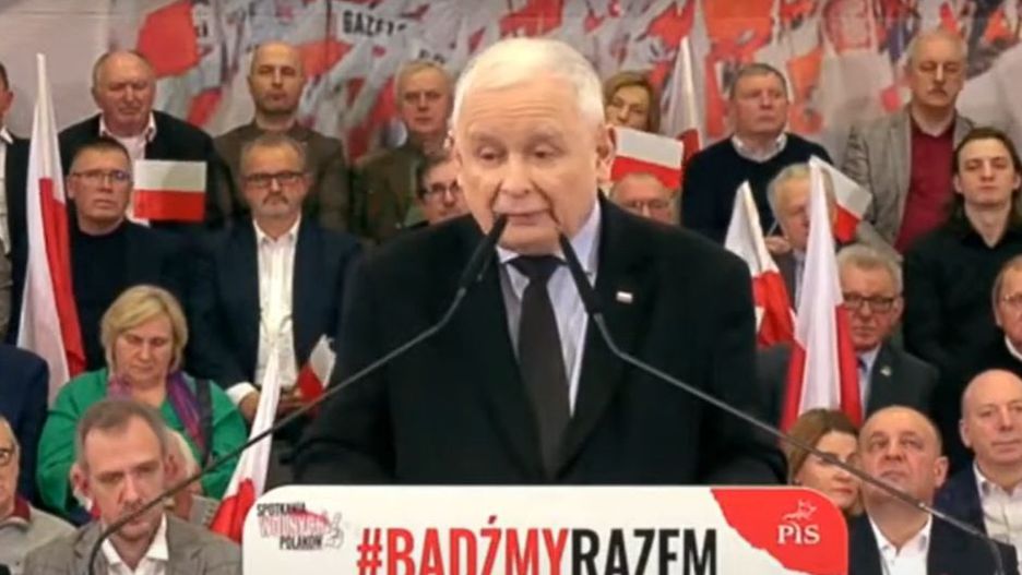 Polityczny wiec w szkole. Dyrektorka: W soboty nikogo tu nie ma