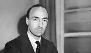 Dokumenty ws. afery Profumo będą zachowane, ale są tajne