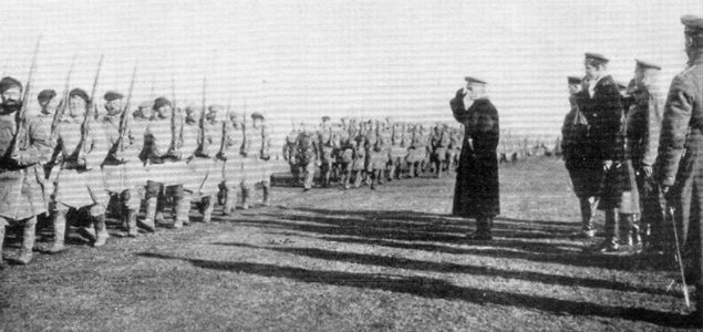 Admirał Kołczak w trakcie inspekcji wojsk podczas wojny z bolszewikami, 1919 r. 