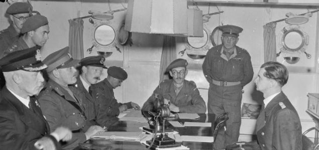 Podpisanie aktu kapitulacji przez Niemców na pokładzie HMS Buldog, 9 maja 1945 r. 
