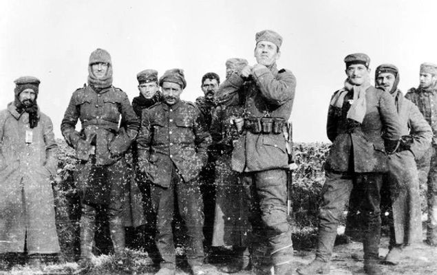 Spotkanie niemieckich żołnierzy z 134. Pułku Saksońskiego z Brytyjczykami z Królewskiego Pułku Warwickshire 