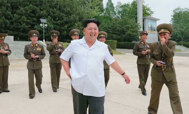 Kim Dzong-un podczas inspekcji akademii artylerii przeciwlotniczej 