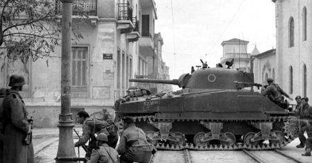 Wojna domowa w Grecji dała Stalinowi pretekst do pacyfikowania Europy Wschodniej