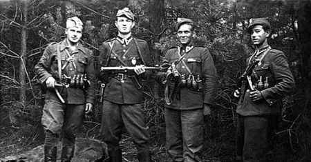 Leon "Jastrząb" i Edward "Żelazny" Taraszkiewiczowie - żołnierze wyklęci, którzy pojmali rodzinę Bolesława Bieruta