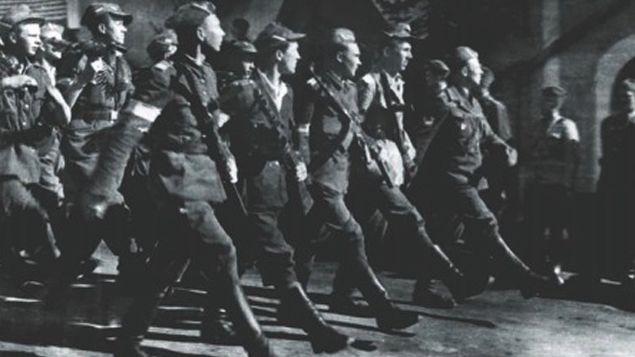 Kompania kpt. Szalawy na defiladzie podczas obchodów zwycięstwa nad Niemcami, 15 maja 1945 r.