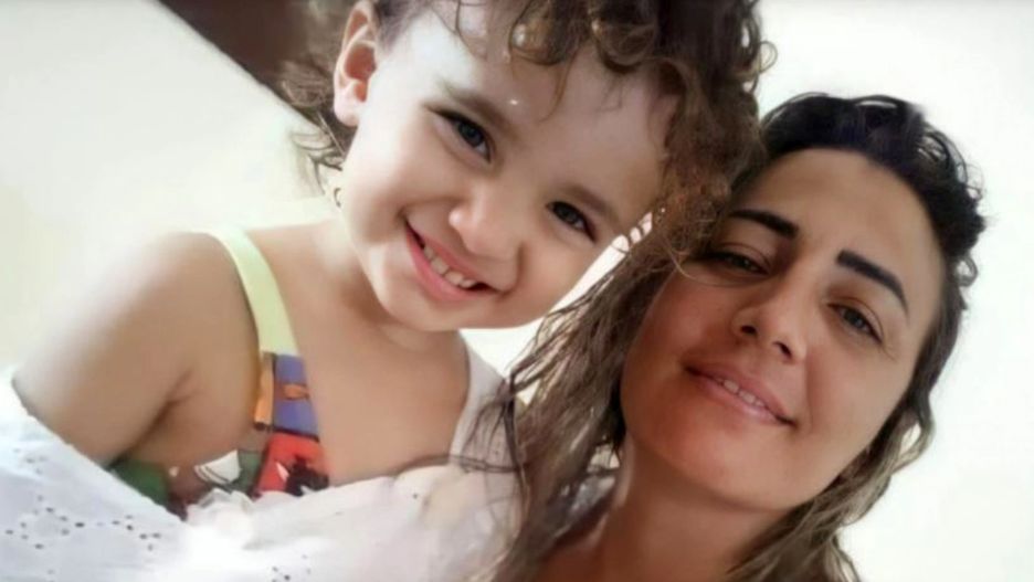 Dwulatka zmarła po dotknięciu ładowarki telefonu