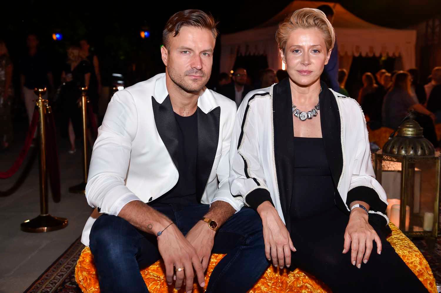 Piotr Stramowski i Katarzyna Warnke w ciąży na pokazie Gosi Baczyńskiej