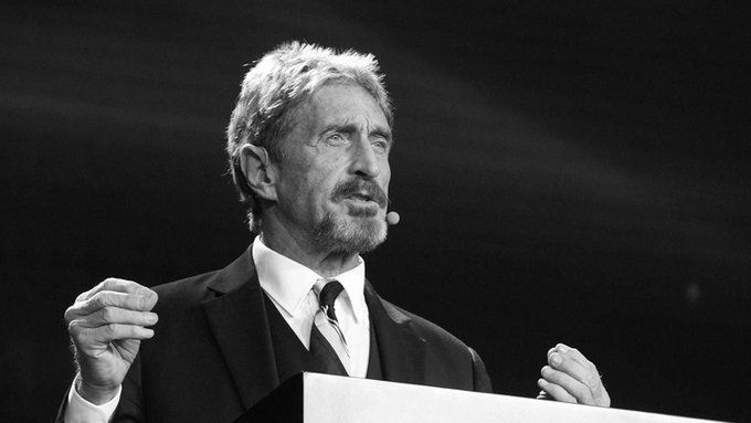 Nie żyje John McAfee. Twórca programu antywirusowego miał być poddany ekstradycji do USA.