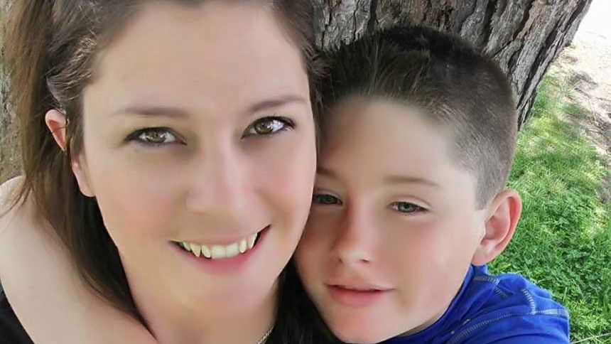 Amber i Jared [lovewhatmatters.com](http://www.lovewhatmatters.com/my-baby-boy-is-gone-my-son-had-hung-himself-he-had-no-heartbeat-moms-plea-after-10-year-old-attempts-suicide/)