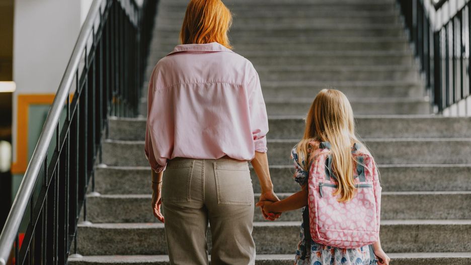 Rodzice rezygnują z wakacji i hobby, by inwestować w edukację dzieci