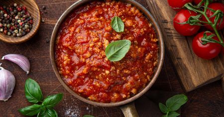 Sos bolognese (boloński) - kalorie, wartości odżywcze, przepis