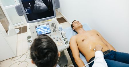 Zmęczenie, oznaki przeziębienia i brak libido? To może być groźna choroba wątroby