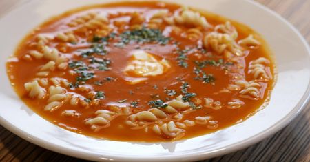 Dodaj do zupy pomidorowej. Podkręci odporność, a cholesterol zacznie spadać