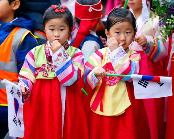 Dziewczynki szybciej do szkoły. Kontrowersyjny pomysł na dzietność w Korei