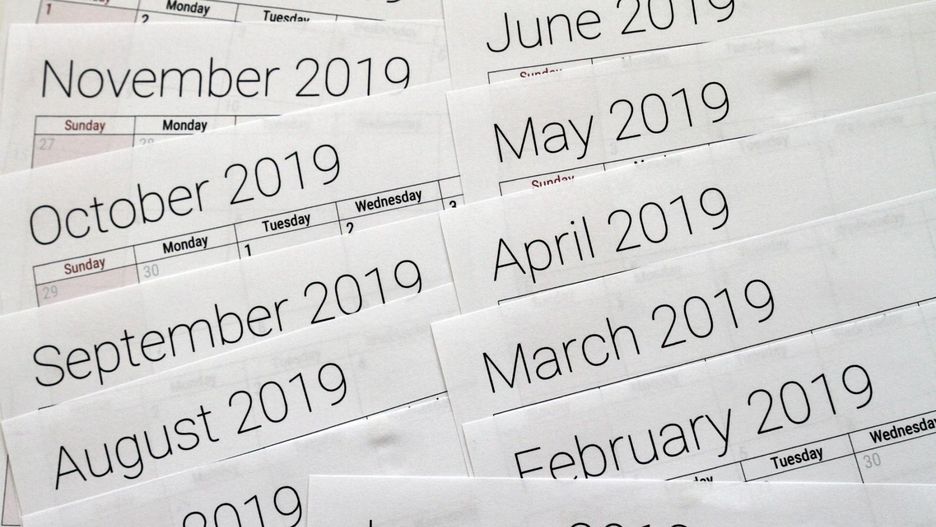 Jednym ze sposobów zapamiętania miesięcy po angielsku jest używanie kalendarza w tym języku.