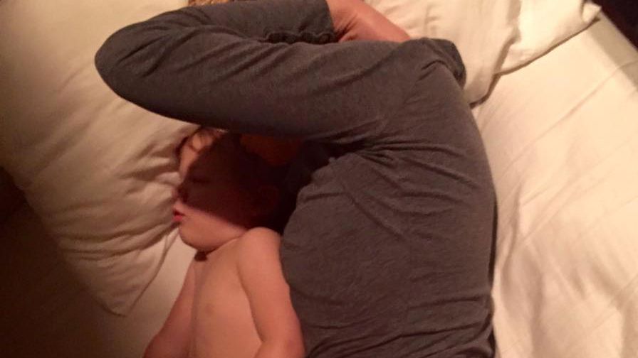 „Moja żona jest bohaterem" – zdjęcie wstawione przez mężczyznę na Facebooka podbija internet