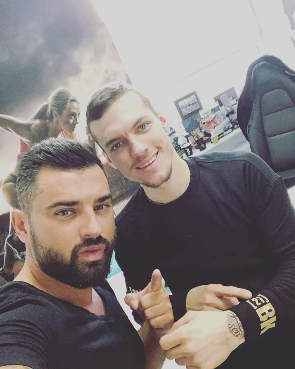to-on-leczy-gwiazdy-sportu-i-show-biznesu-bartek-kacprzak-od