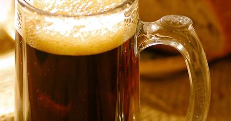 Kwas chlebowy - idealny napój na upały. Poznaj jego właściwości