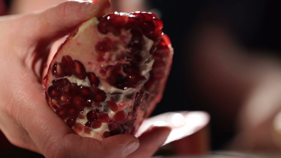 Granaty zarażone groźnym wirusem. Tej odmiany unikaj (WIDEO)