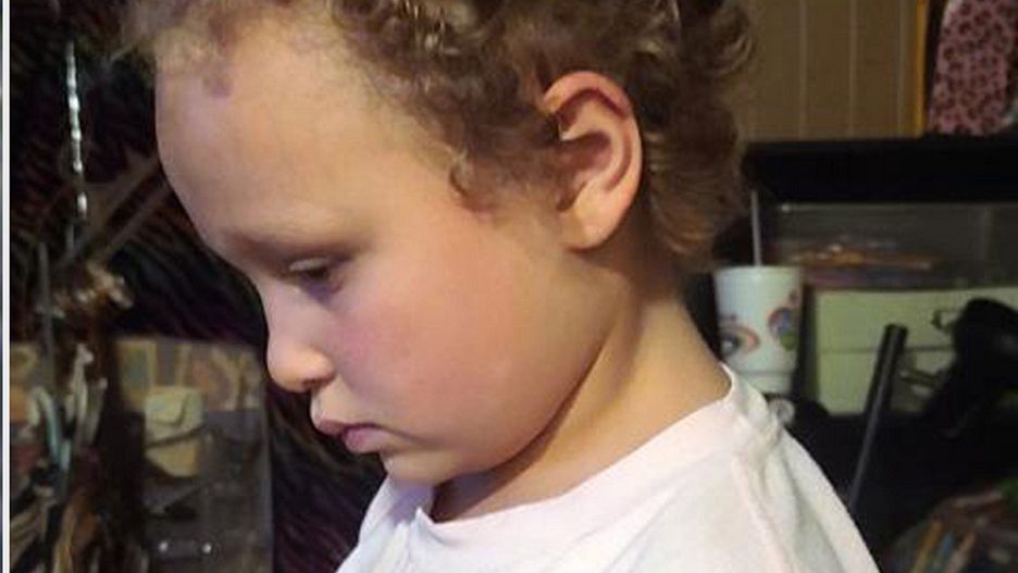 Nauczycielka obcięła włosy siedmiolatce. Jej ojciec domaga się odszkodowania