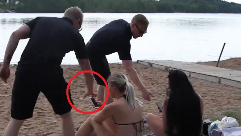 Wyrwali plażowiczom telefony z ręki. Mieli ważny powód