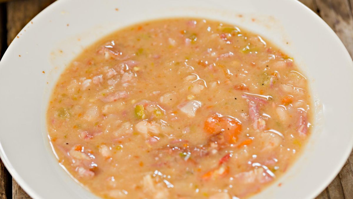 Zupa z fasoli ma niesamowite właściwości. Warto jeść jak najczęściej