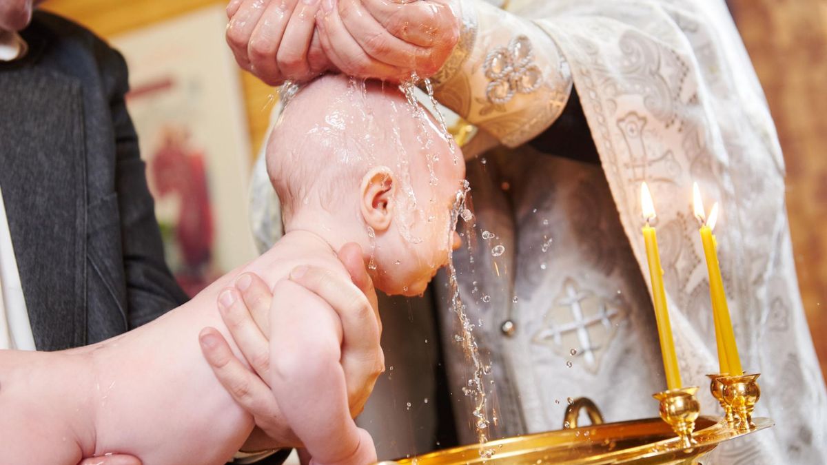 Rola matki chrzestnej jest bardzo ważna w wychowaniu dziecka (123rf.com)