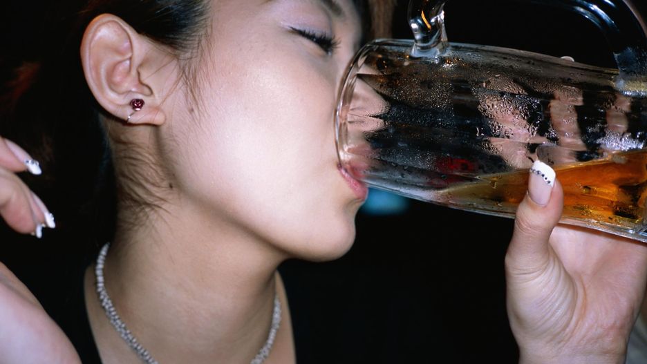 Napoje niskoprocentowe są również szkodliwe dla zdrowia psychicznego i fizycznego rozwijającego się nastolatka