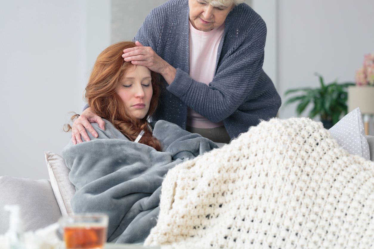 Gorączka i ból brzucha to najczęstsze objawy